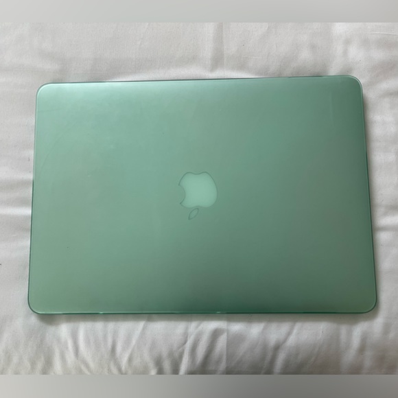 Apple MacBook Air Laptop 2017 13” - Picture 4 of 10